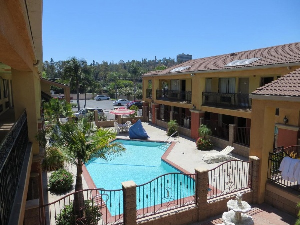 Azusa Inn image 1