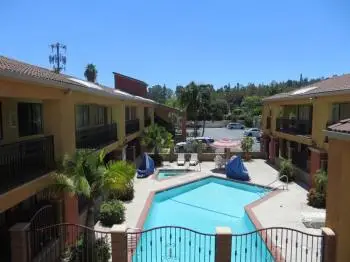 Azusa Inn 4